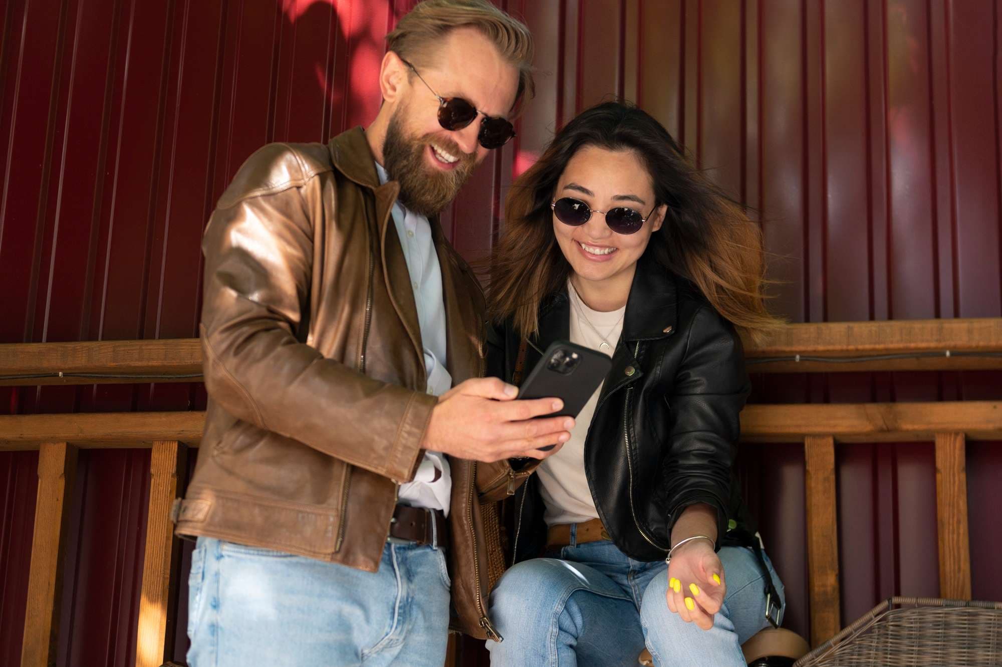 Herren Lederjacke im minimalistischen Design: Wie Crone den modernen Mann ausstattet