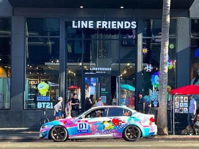 Dodge Challenger mit Anime-Look: Folierung, die Köpfe verdreht