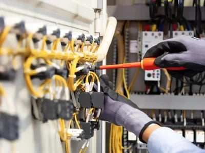 Elektro Notdienst in der Nähe: Schnelle Hilfe bei Stromausfällen und elektrischen Problemen
