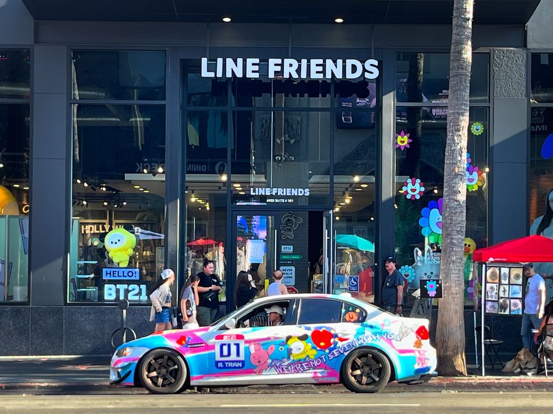 Dodge Challenger mit Anime-Look: Folierung, die Köpfe verdreht
