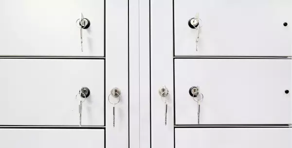 Hochwertige Spinde mit Abluft von Eurobox KG für beste Luftzirkulation